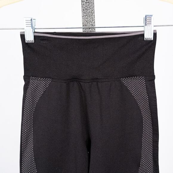 Victoria's Secret PINK Active Seamless Workout Leggings Women's XS Black & Gray - Picture 2 of 6